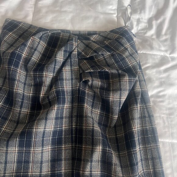 Pencil skirt with front slit - Picture 3 of 7